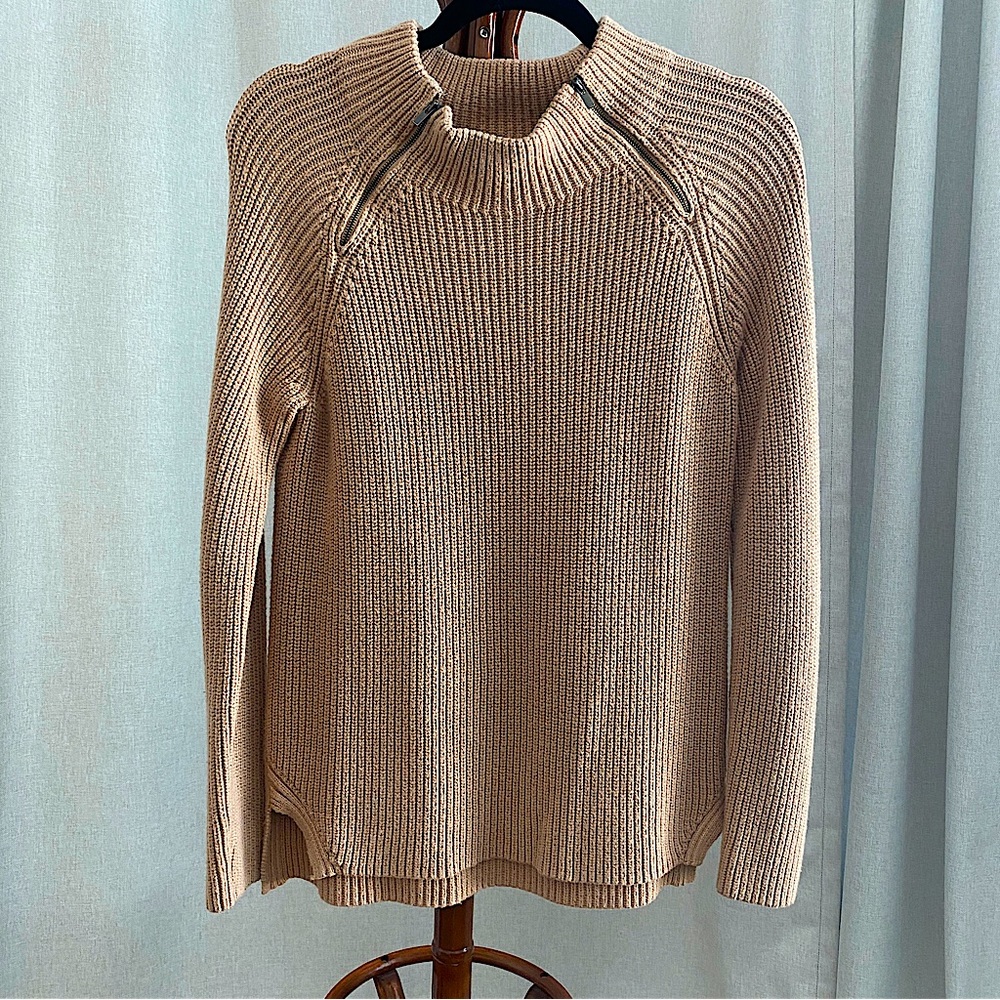 BANANA REPUBLIC- Brown Knit Sweater